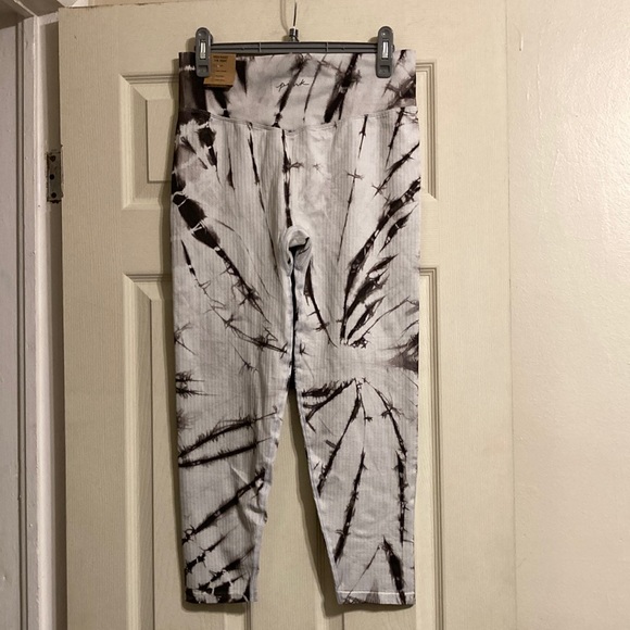 NWT Pink Seamless High Waist 7/8 Workout Tight - Grey Tint Spiral Tie Dye - Picture 7 of 13